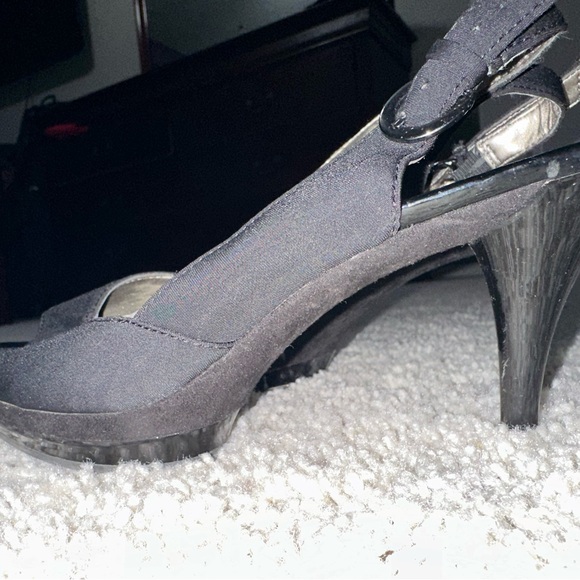 heels - Picture 3 of 7